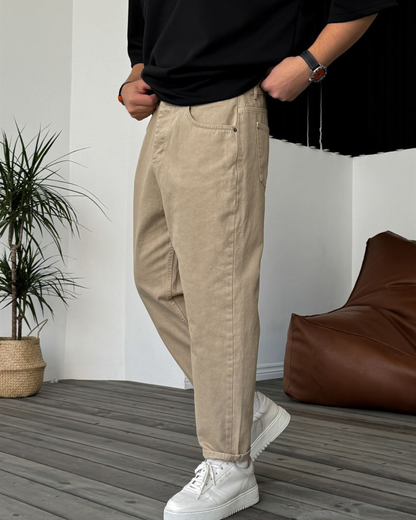 Pantalón estilizado de corte recto