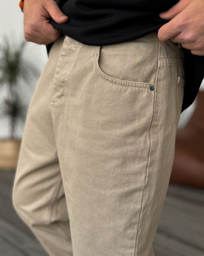 Pantalón estilizado de corte recto