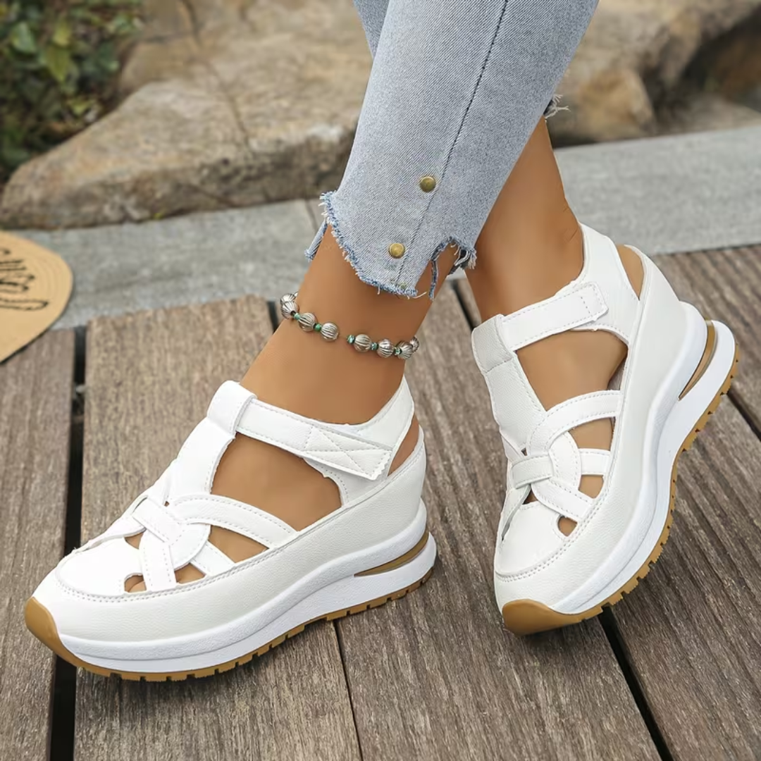 Sandalias deportivas con cuña baja®
