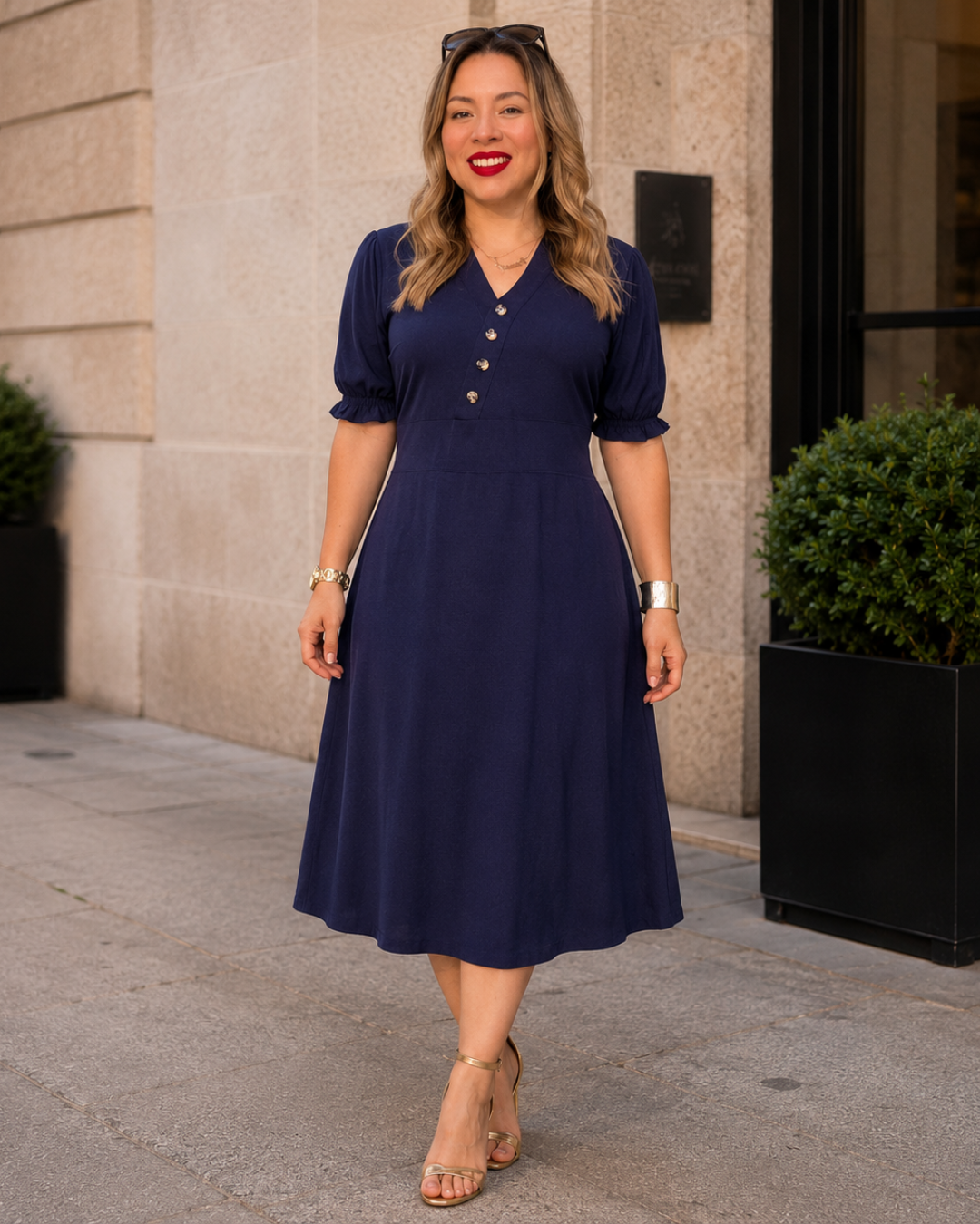 Vestido midi con botones y manga corta®